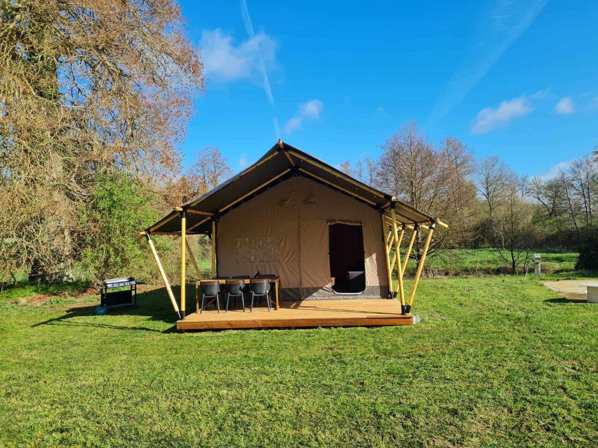 Camping De La Touche Ligueil Екстериор снимка